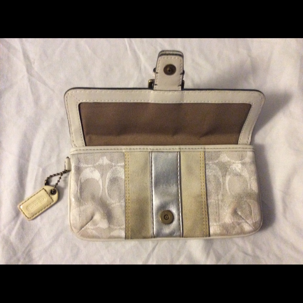Coach Pocketbook - Picture 2 of 3